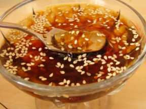 紅糖冰粉的做法 紅糖冰粉怎么做 紅糖冰粉的家常做法 陽光的邊緣